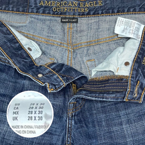 American Eagle Outfitters Original Bootcut Dark Wash Jeans - Picture 3 of 6